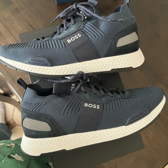 Boss titanium men’s running shoes - Picture 7 of 11